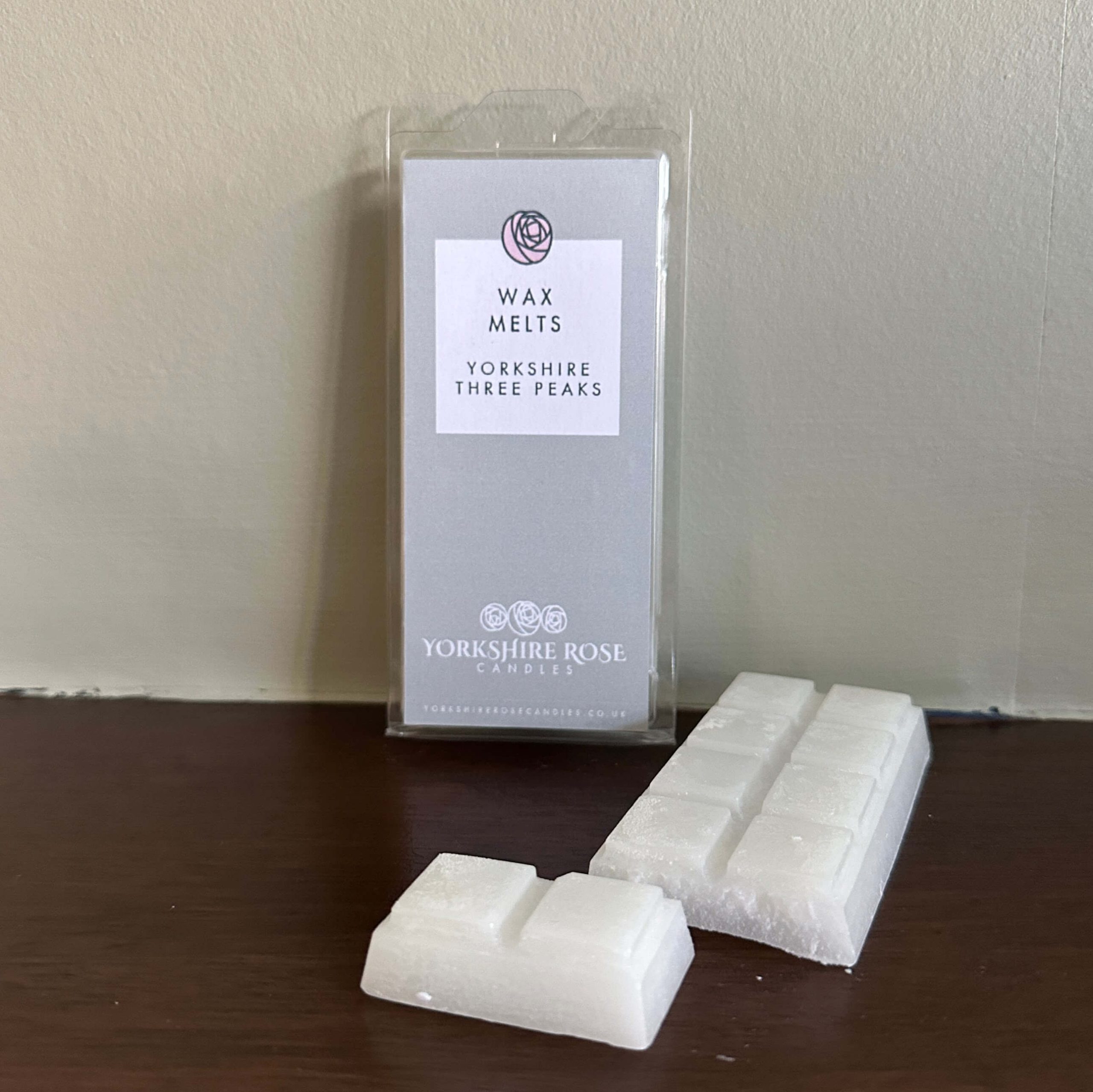a wax melt bar in lemongrass and ginger fragrance